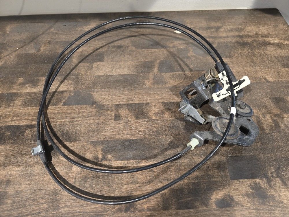 2003 Cadillac CTS Trunk Release/ Weatherstripping