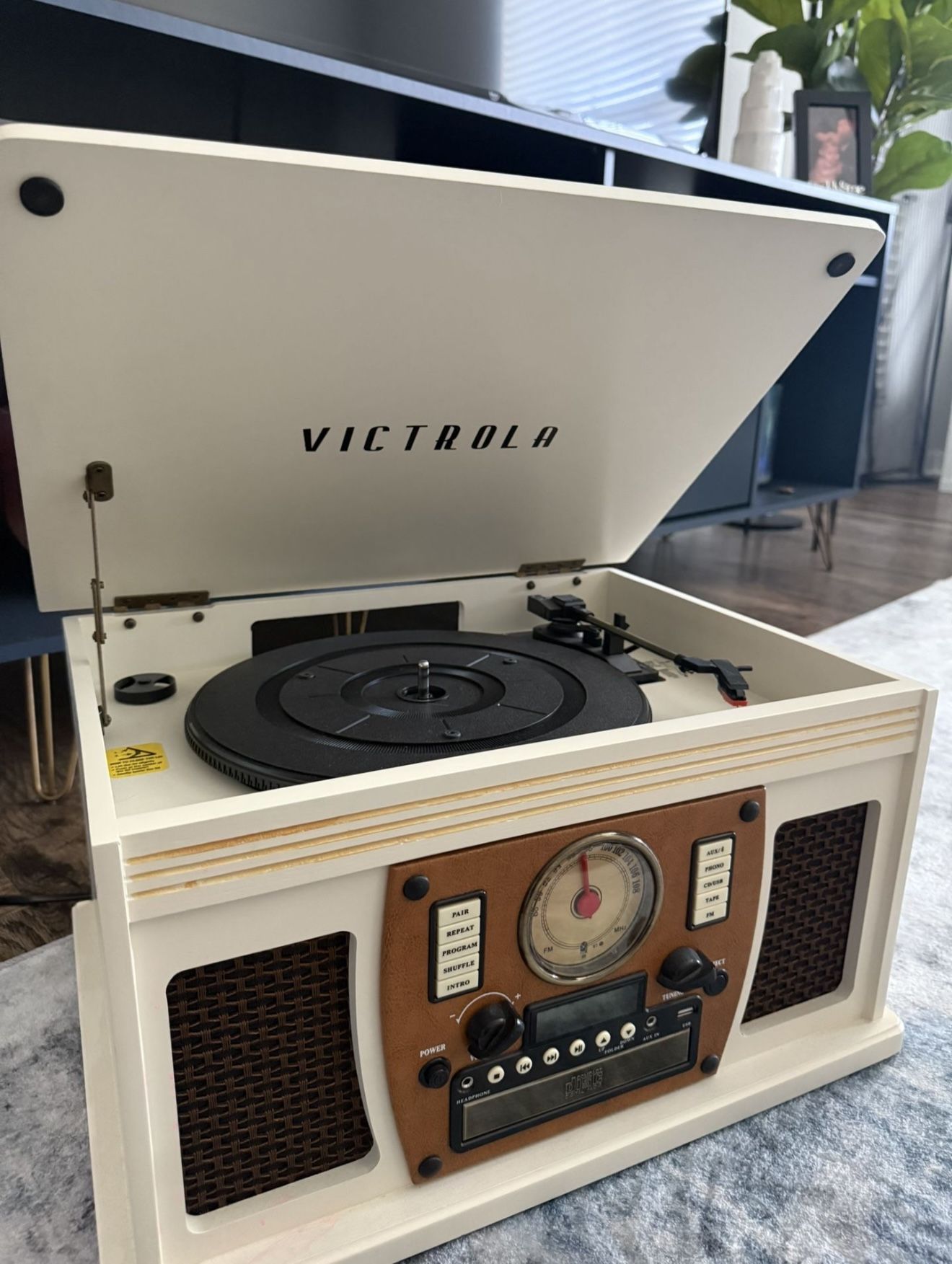 Victrola music station