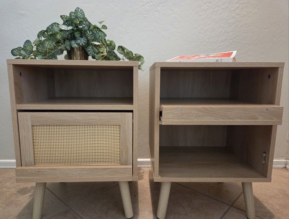 End Tables/Nightstands