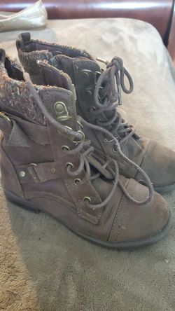 Girls boots size 11