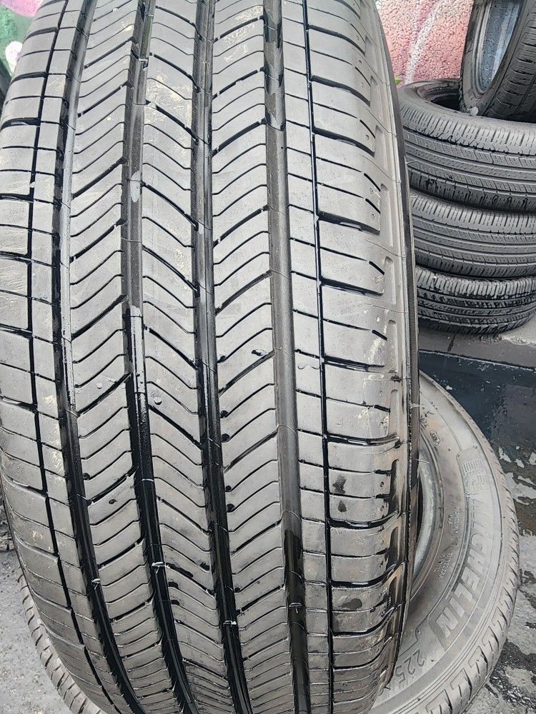 235/55/19 MICHELIN PRIMACY TIRES QTY4 SET USED LIKE NEW WITH INSTALLATION AND BALANCE