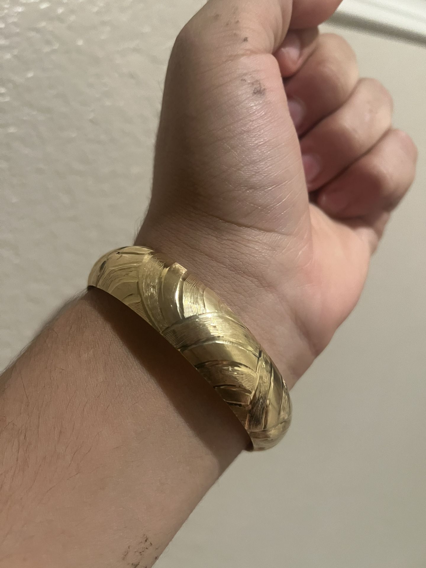 Ma 14k gold braclet ( look description please)