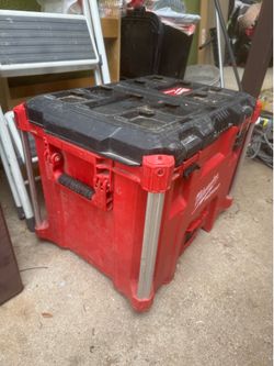 Milwaukee XL tool box