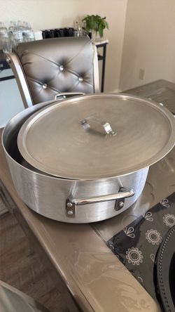 Selling my 15 quart pot with lid made in America
