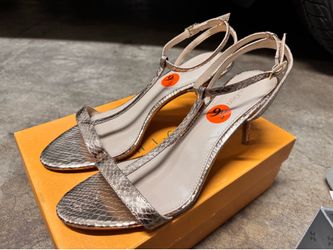 Women’s heels size 9.5