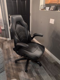 Black Gaming Office Chair with Flip-Up Arms