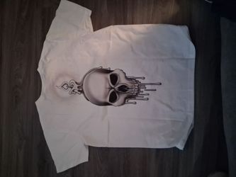 White Skull Graphic T-Shirt