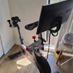 Peloton PLTN-RB1VO
