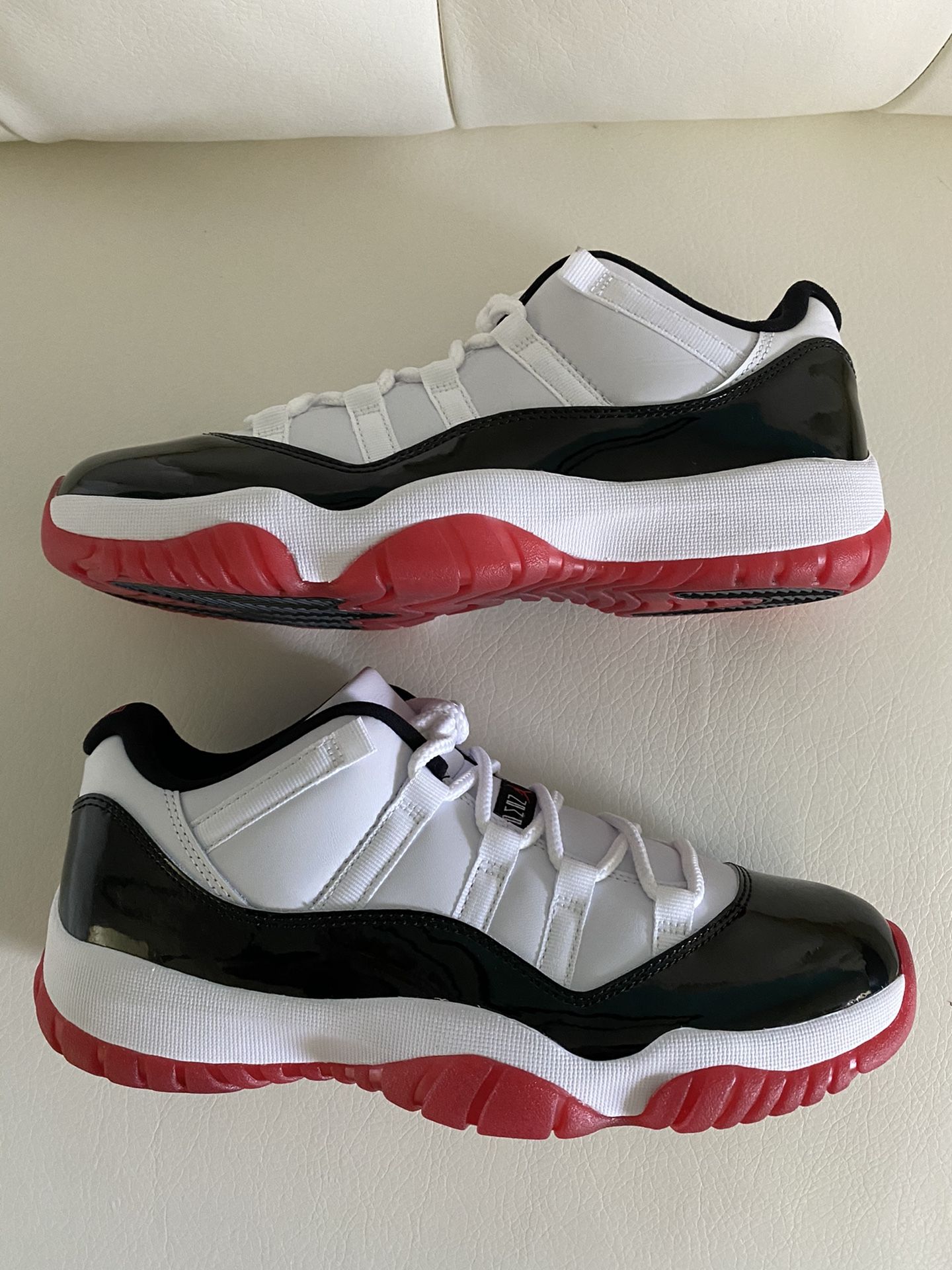 BRAND NEW JORDAN 11 CONCORD BRED LOW SIZE 9 or 9.5