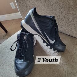 Nike Cleats Size 2 Youth. Excellent Condition 