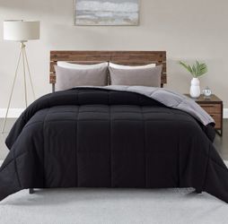 WhatsBedding Queen Down Alternative Summer Comforter- All Season Black/Grey Lightweight Duvet Insert or Stand-Alone Comforter with Corner Tabs- 88×92 