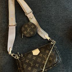 Louis Vuitton Multi Pochettee 