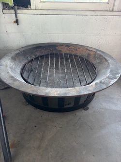 Large Round Metal Fire Pit with Grate