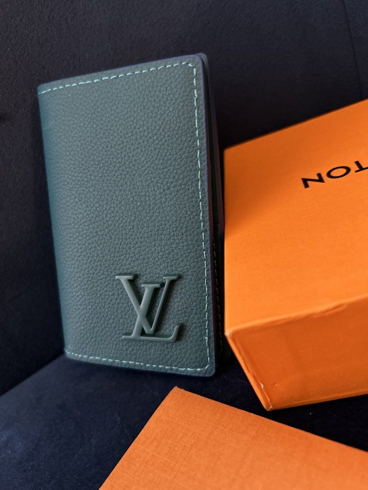 PRE OWNED L.V.. AEROGRAM POCKET ORGANIZER  & Accessories