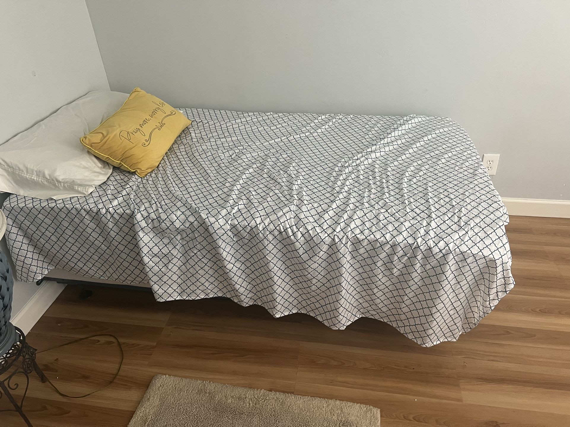 Bed & Frame