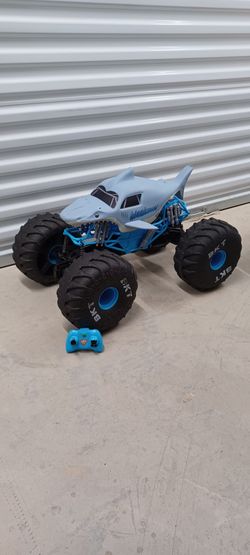 Monster Jam MEGALODON remote control truck
