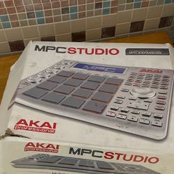 Mpc Akai Studios Beat Machine 