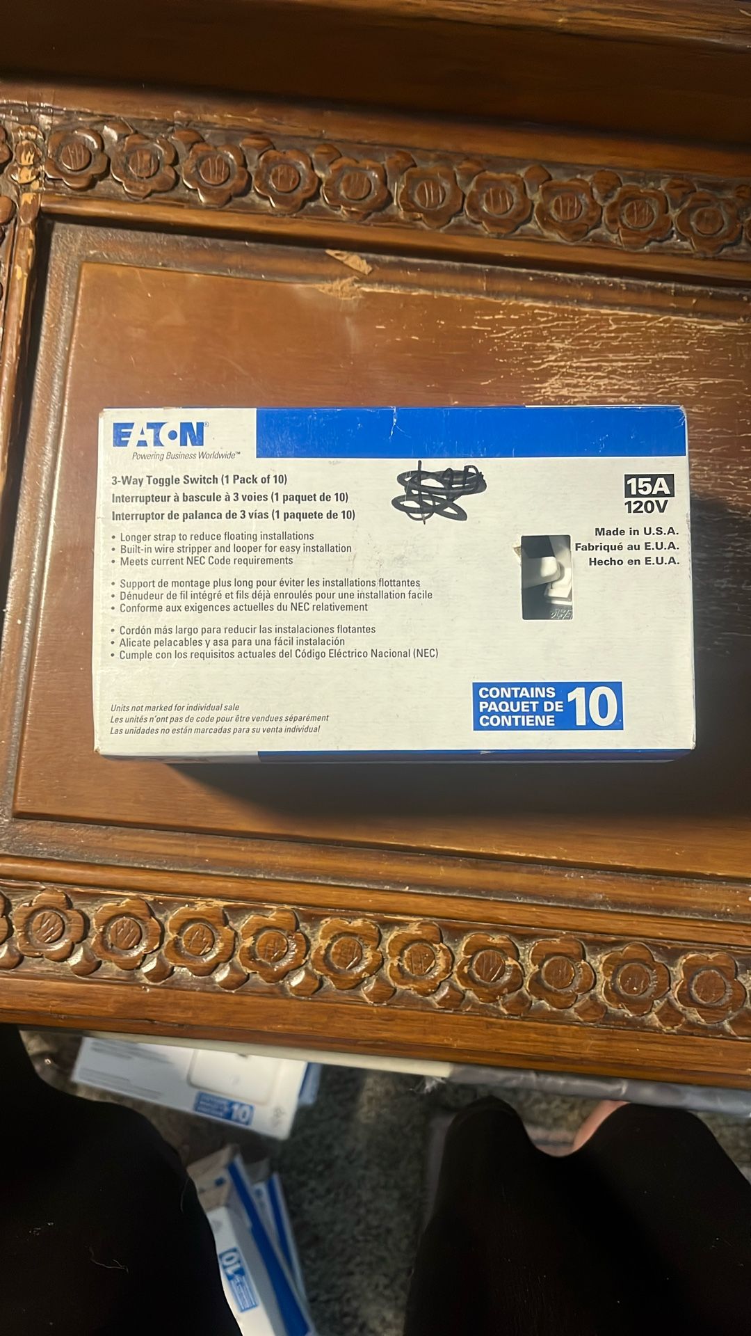 Eaton 3-Way Toggle Switch