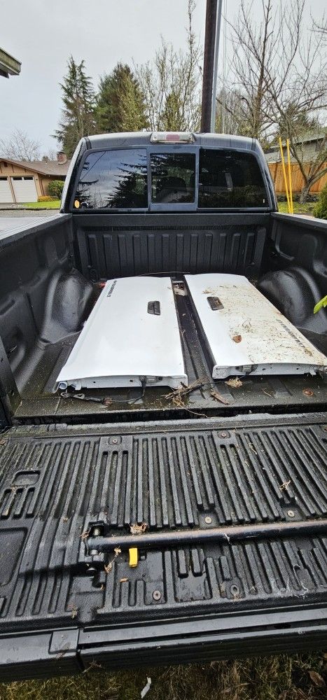 2 Never Used Tailgates 2006 Colorado