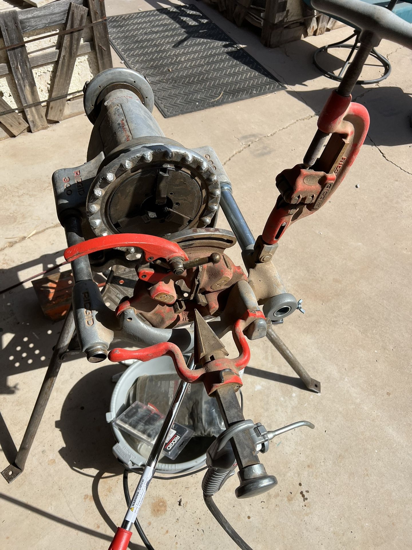 Ridgid 300 Pipe Threader Complete for Sale in Litchfield Park, AZ OfferUp