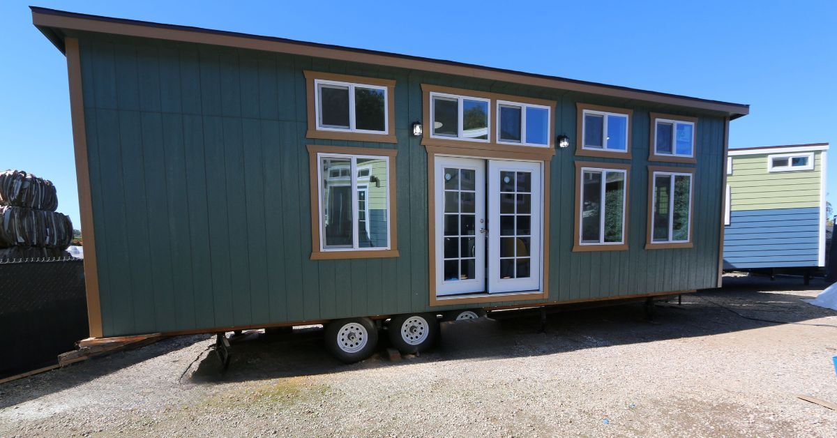 9 x 32 NEW TINY HOUSE ON WHEELS TURN KEY IDEAL GUEST HOUSE OR RENTAL UNIT FOR YOUR PROPERTY