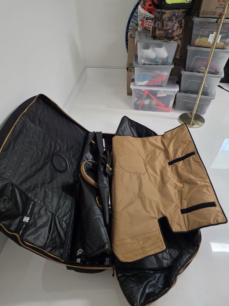 Thule Roundtrip Road Bike Travel Case