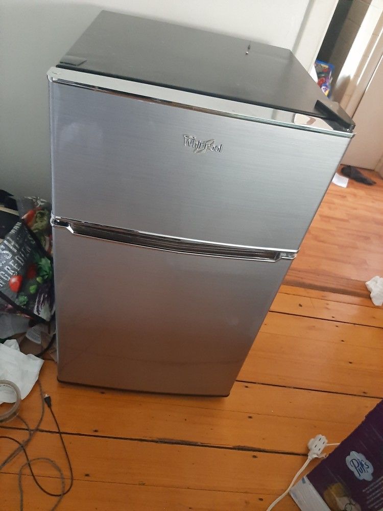 3 Mini Fridges