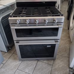Maytag Gas Stove New Open Box
