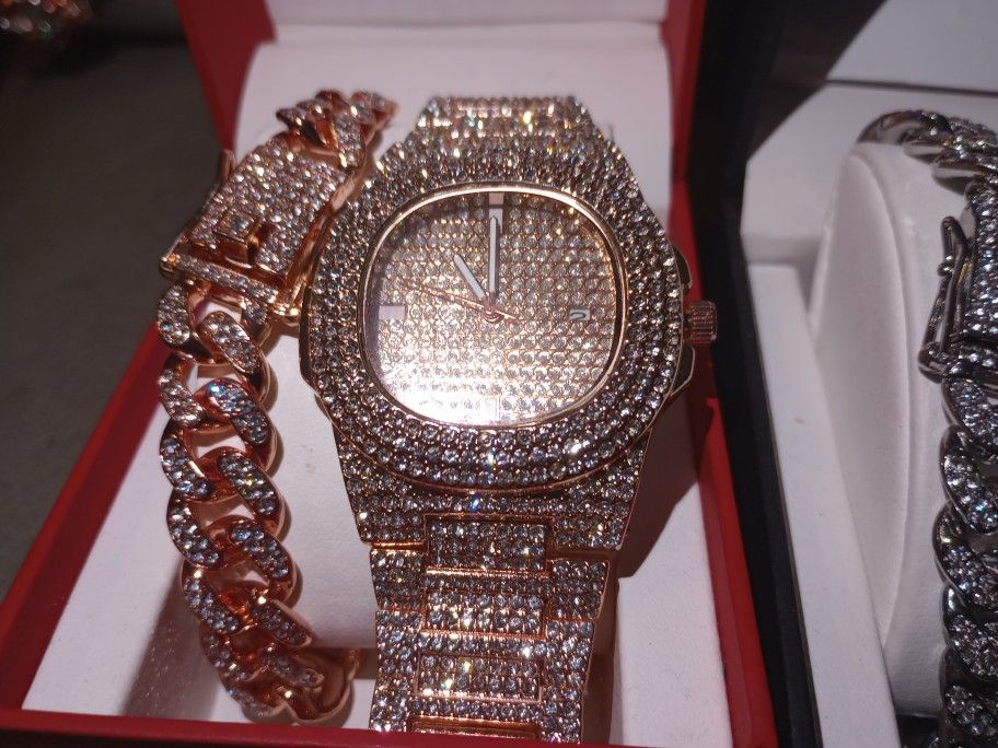 🔥Two Watch 🔥Two Bracelet 🔥Imported✈️ Real Diamonds, but they’ve been produced in the Lab🔥Same VVS Clarity, Colorful Shine🔥 they look identical to
