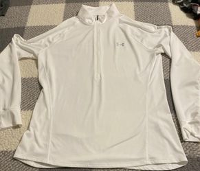 Women’s white under armour 1/2 zip size xl