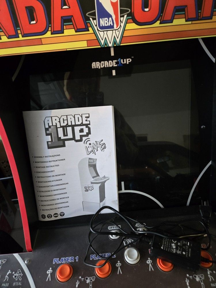 NBA JAMS ARCADE 1UP COMES WITH THREE BUILT IN GAMES