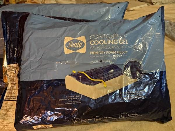 Sealy Contour Cooling Gel Memory Foam Pillows (2) *New