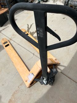 Pallet jack