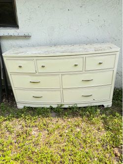Dresser