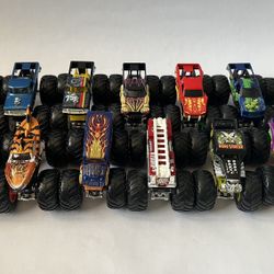 LOT of 13 Mattel Hot Wheels Monster Trucks 1:64 Scale Diecast & 8 Crushed Cars