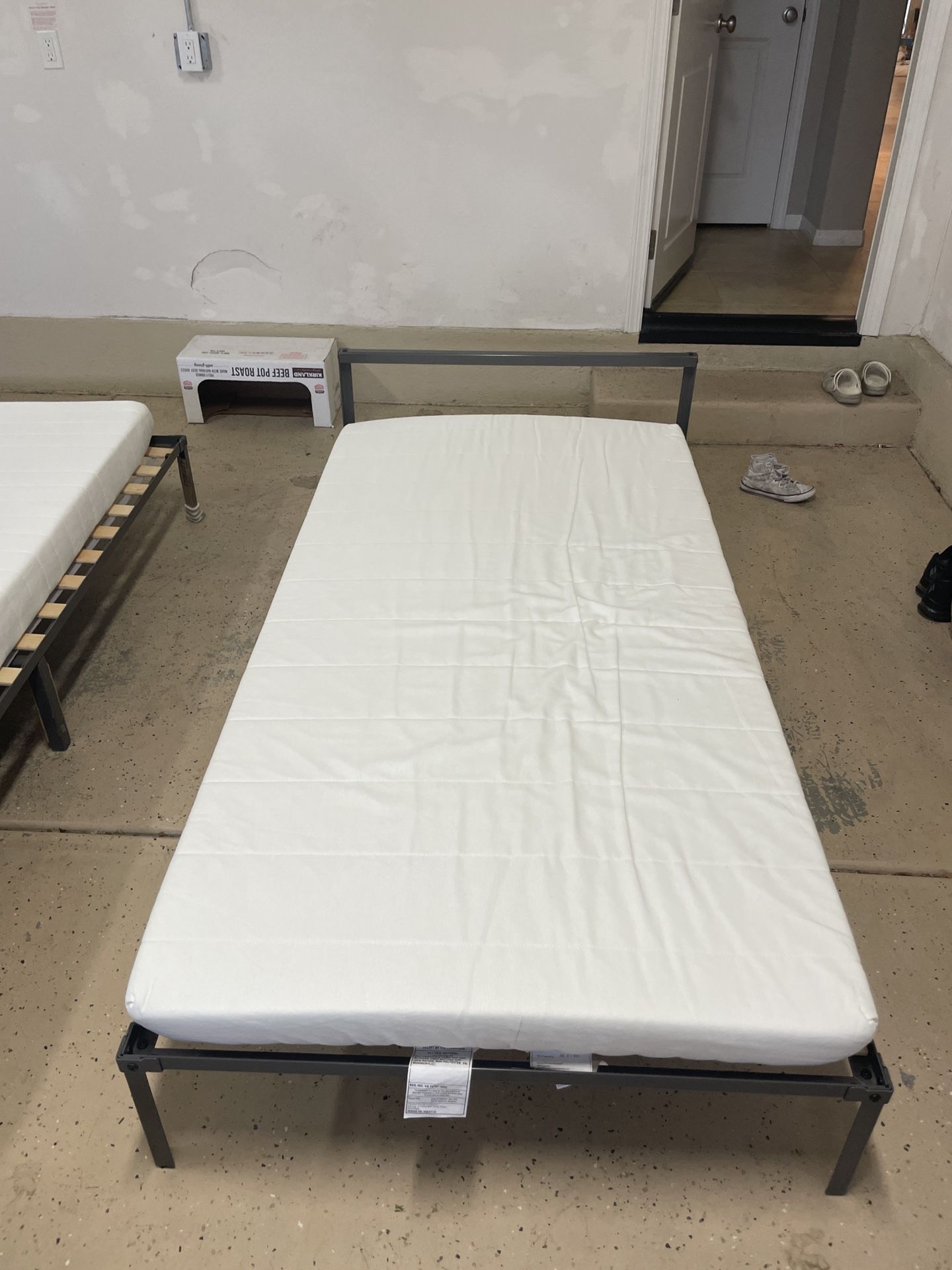 Ikea Twin Size Bed And Mattress