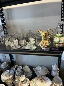 Crystal glass & antiques from around the world