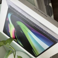 New Macbook Pro 13” M1 2020  256GB 