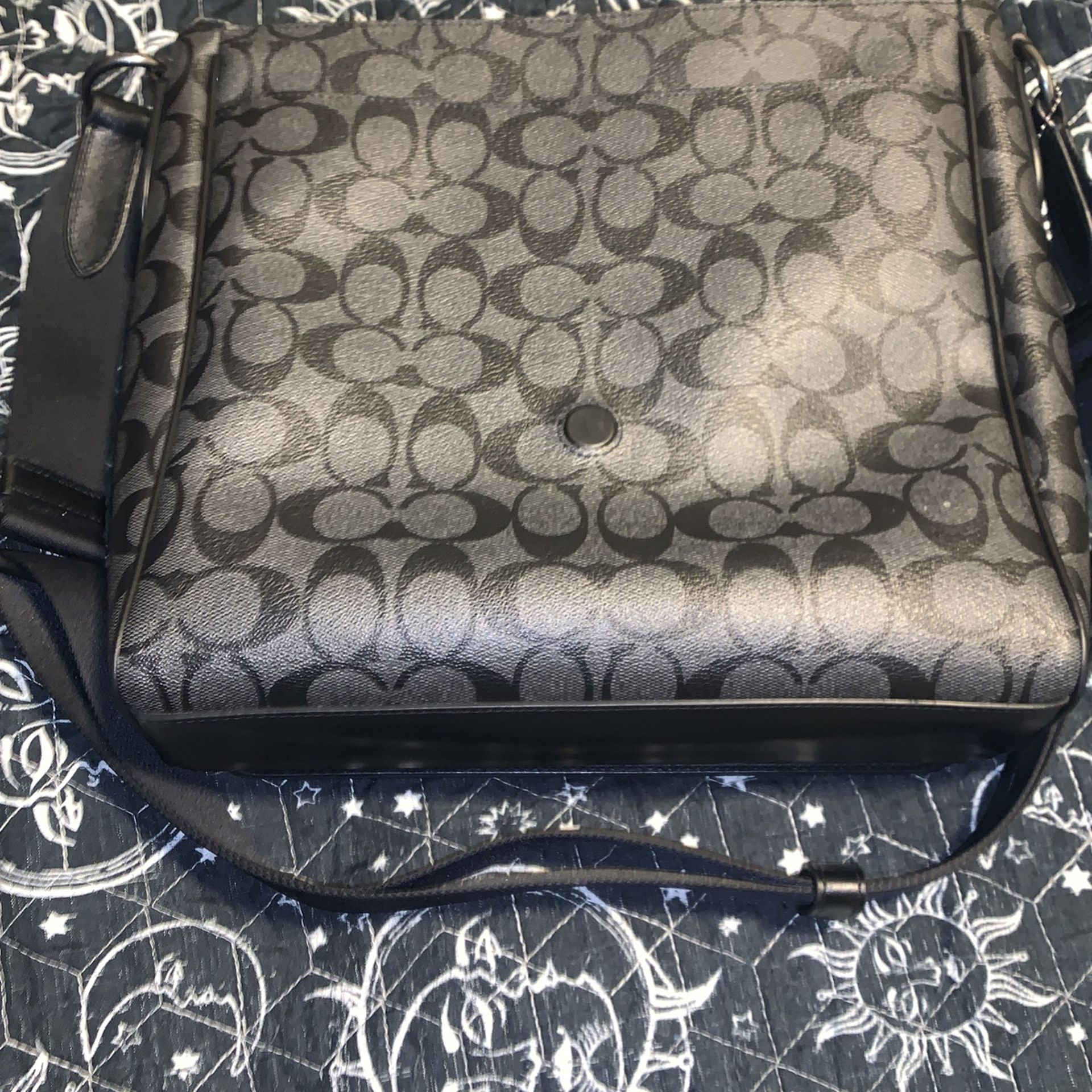 Think Royln Handbag for Sale in Chicago, IL - OfferUp