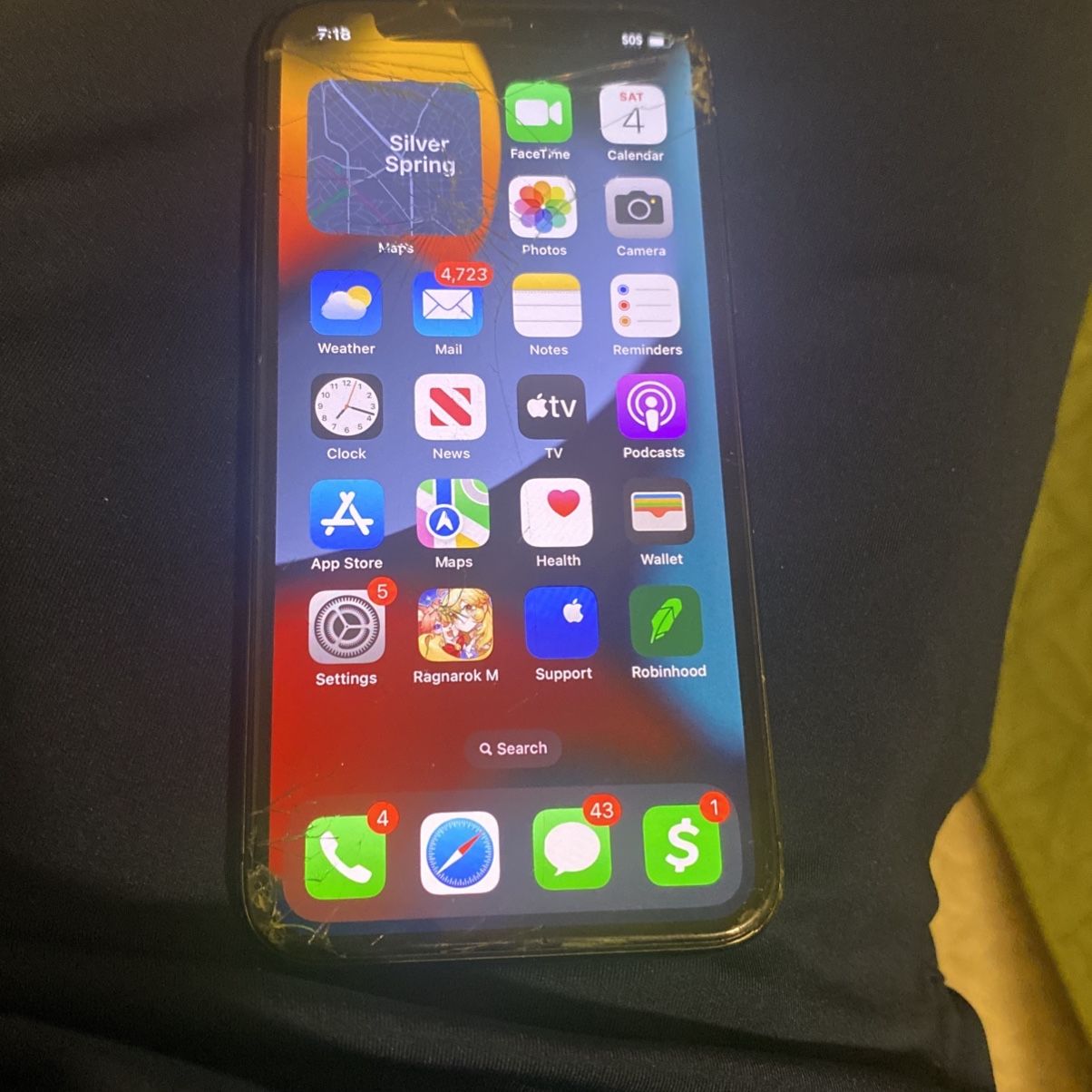 iPhone 11 Pro 256 Unlocked/ Cracked