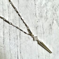 Silver Tone Pendant Necklace 