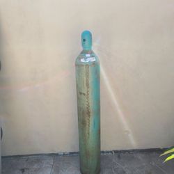 300 size  ULTRA HIGH PURITY HELIUM
