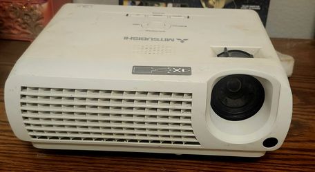 Mitsubishi XD205R DLP Projector