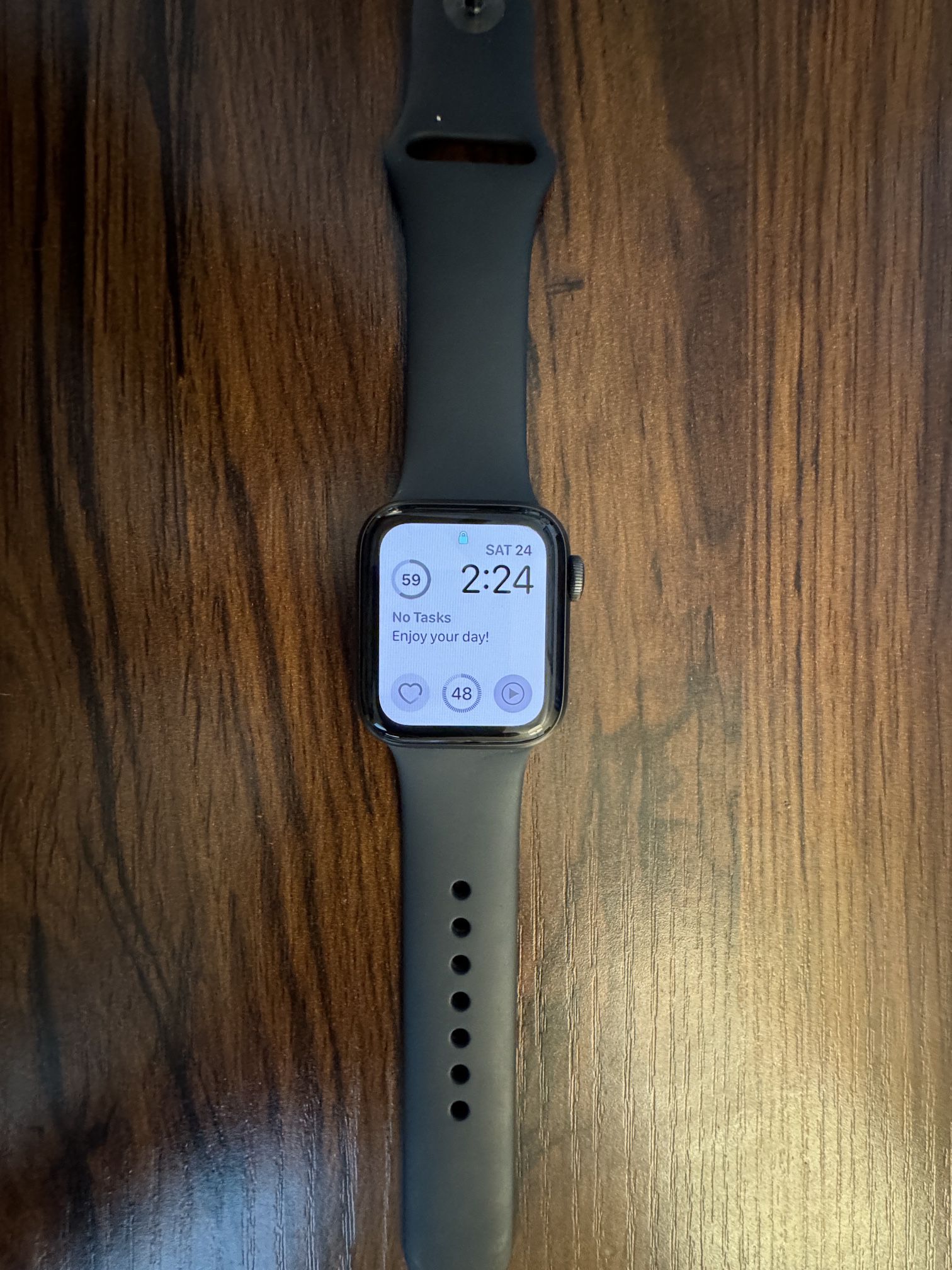 40mm Apple Watch SE