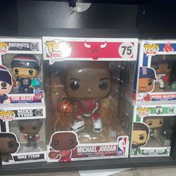 5 Funko Pop! 4 regular and one 10”