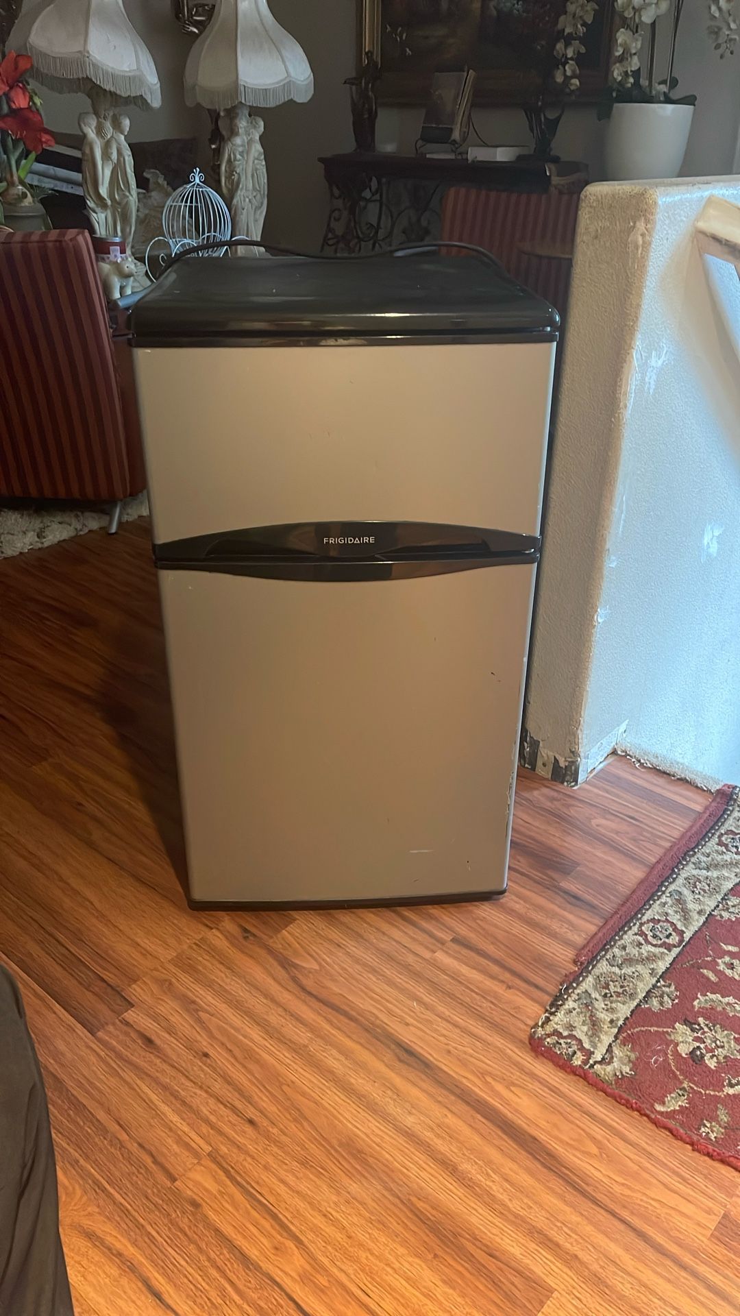 Mini fridge and freezer Frigidaire