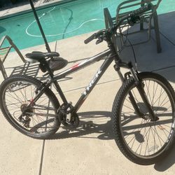 16” Trek 820 Mountain Bike 