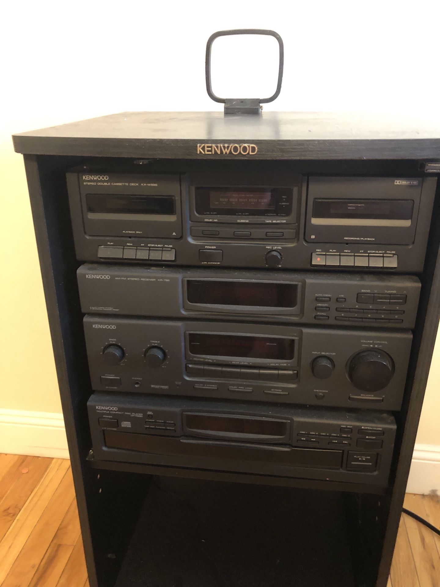 Vintage Kenwood Stereo System w/ for Sale in UPPER ARLNGTN, OH