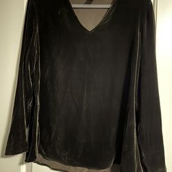 Express Long Sleeve, V-neck Top, Size Large