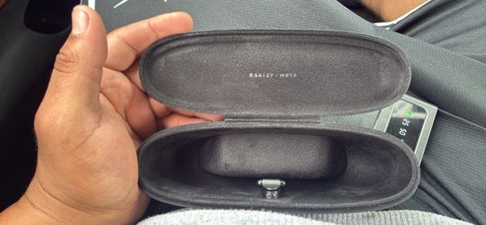 Oakley Meta Charging Case